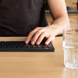 R-Go Tools Compact Break RGOCONDWLBL näppäimistö USB QWERTY Hollanti Musta