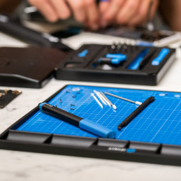 iFixit FixMat 1 työkalua