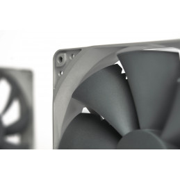 Noctua NF-P14S REDUX-1500 PWM Tietokoneen jäähdytysjärjestelmä Tietokonekotelo Tuuletin 14 cm Harmaa