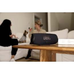 JBL Charge 5 Vaaleanpunainen