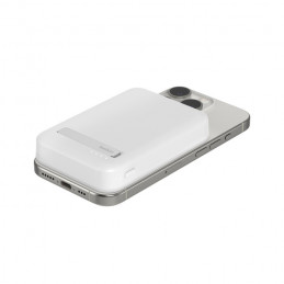 Belkin BoostCharge Pro 8000 mAh Langaton lataaminen Valkoinen