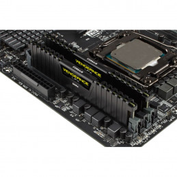 Corsair CM4X8GD3200C16K2E muistimoduuli 8 GB 1 x 8 GB DDR4 3200 MT s 288-pin DIMM