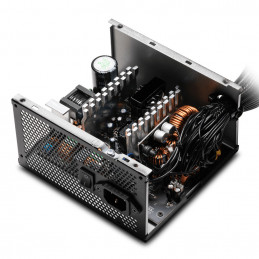 XPG Pylon virtalähdeyksikkö 650 W 20+4 pin ATX ATX Musta