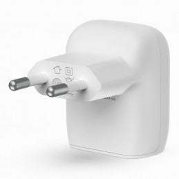 Belkin BoostCharge Valkoinen Sisätila