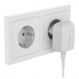 Belkin BoostCharge Valkoinen Sisätila